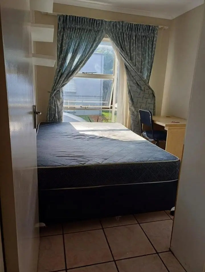 Flat to rent in Westdene