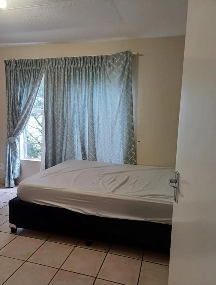 Flat to rent in Westdene