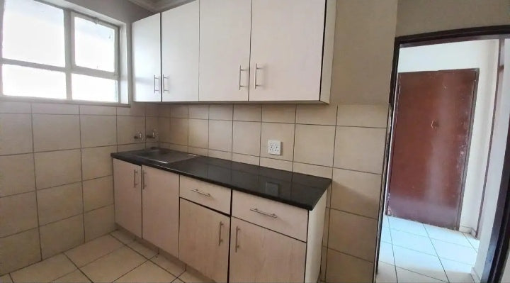 Flat to rent In Gemiston Central