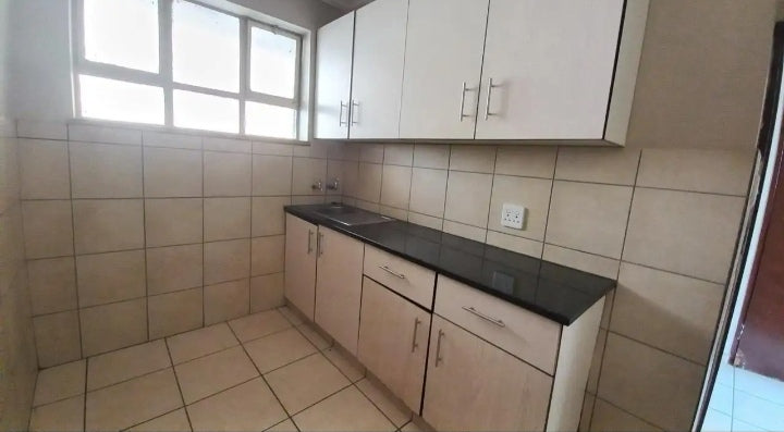 Flat to rent In Gemiston Central