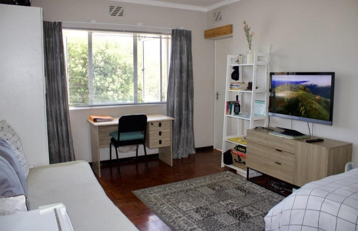 Flat to rent in Rosebank