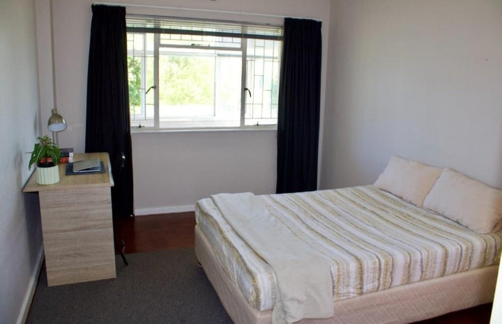 Flat to rent in Rosebank