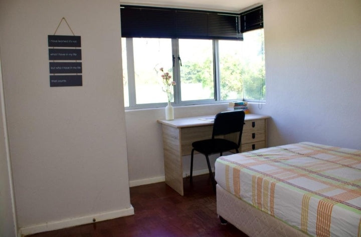 Flat to rent in Rosebank