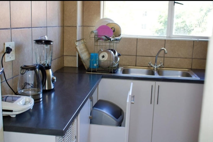Flat to rent in Rosebank