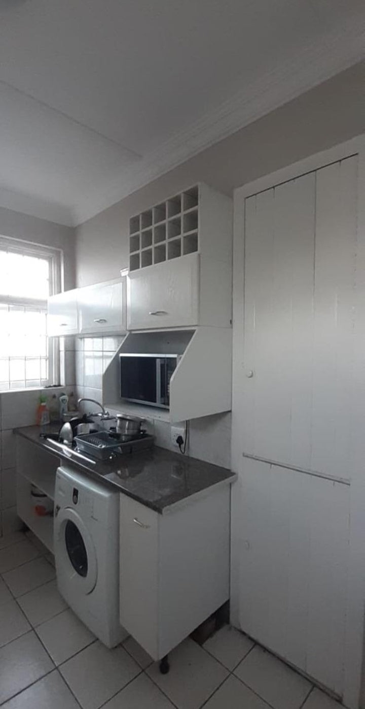 Flat to rent in Rondebosch