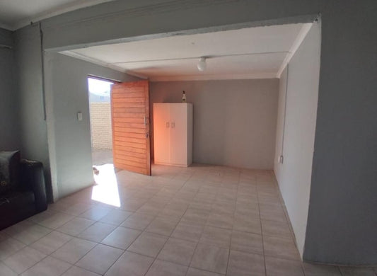 Flat to rent in Ottery