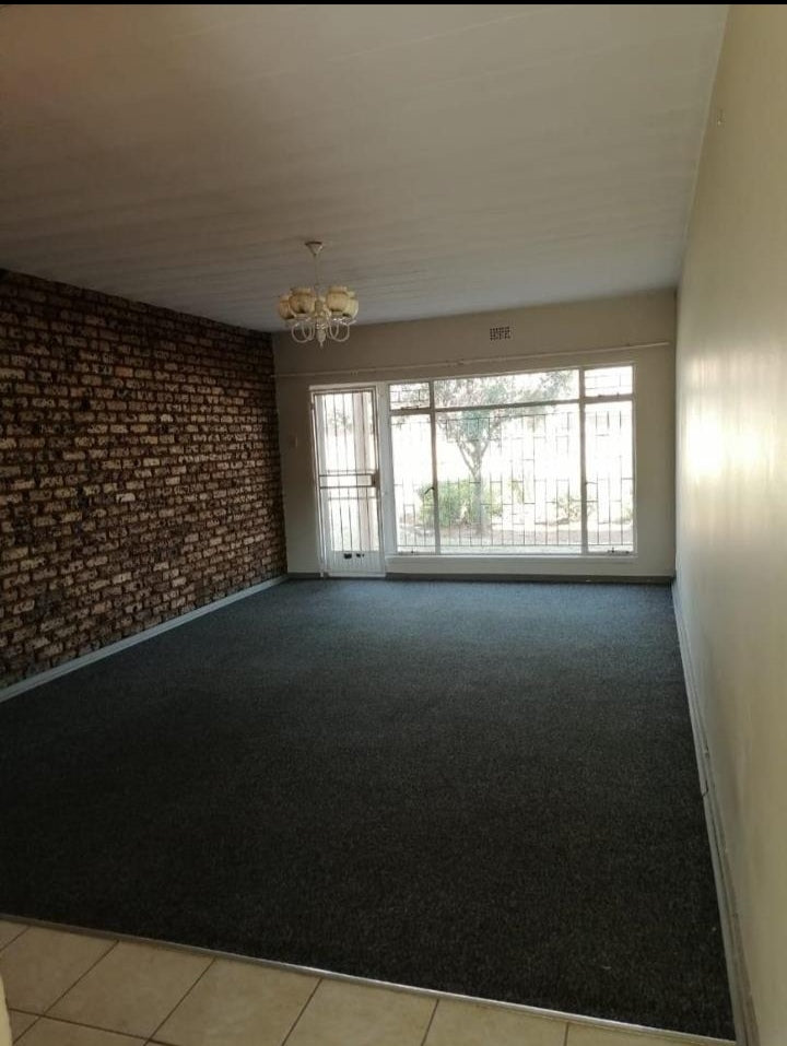 Flat to rent in Greenhills