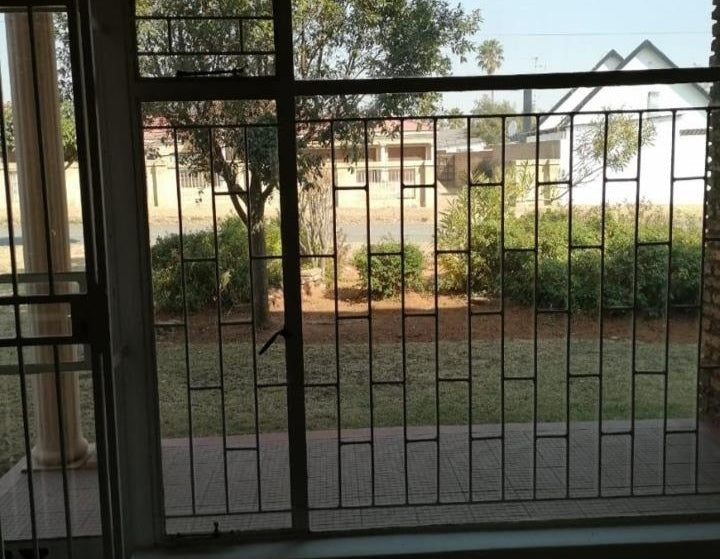 Flat to rent in Greenhills