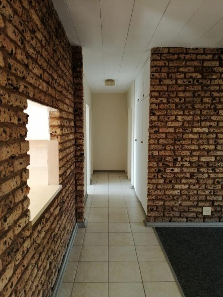 Flat to rent in Greenhills