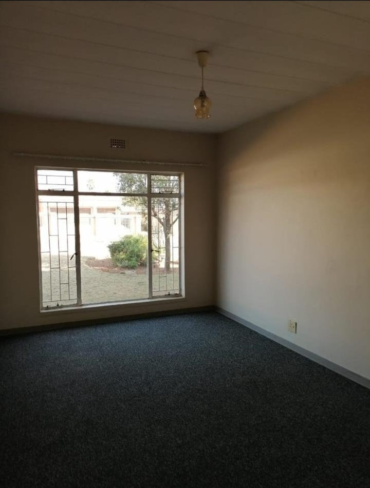 Flat to rent in Greenhills