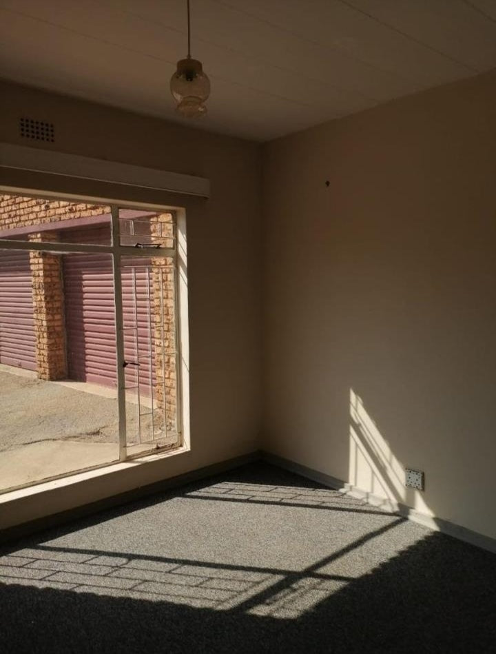 Flat to rent in Greenhills