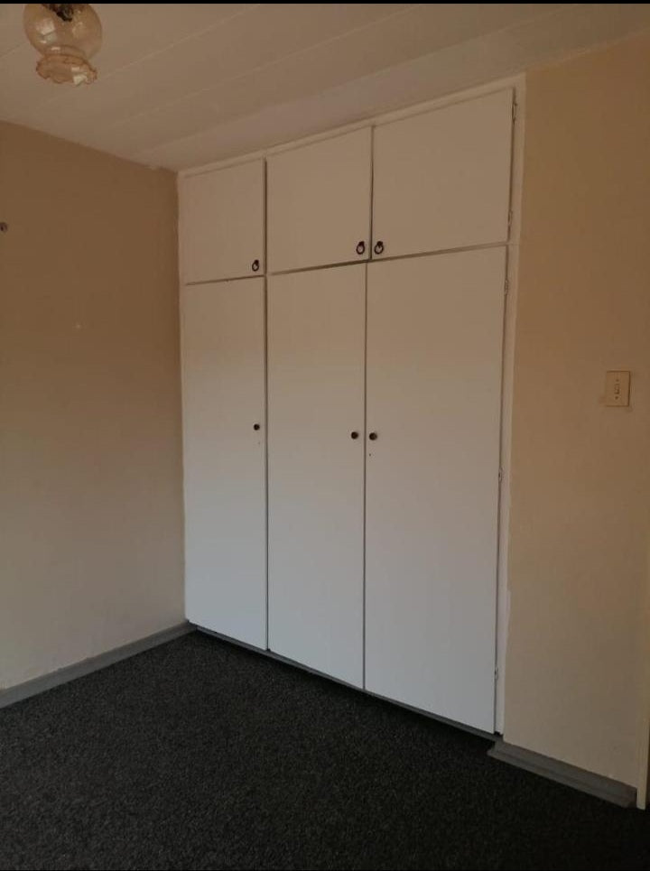 Flat to rent in Greenhills