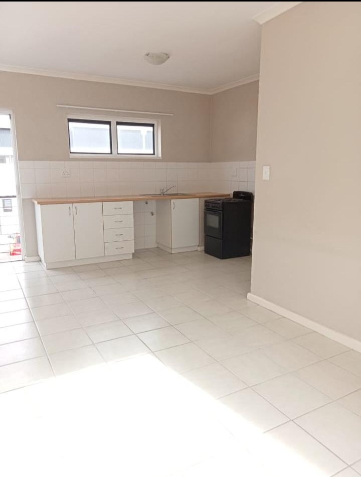 Flat to rent in Maitlands