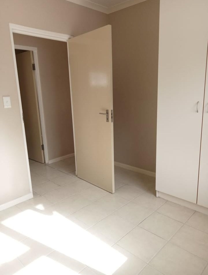 Flat to rent in Maitlands