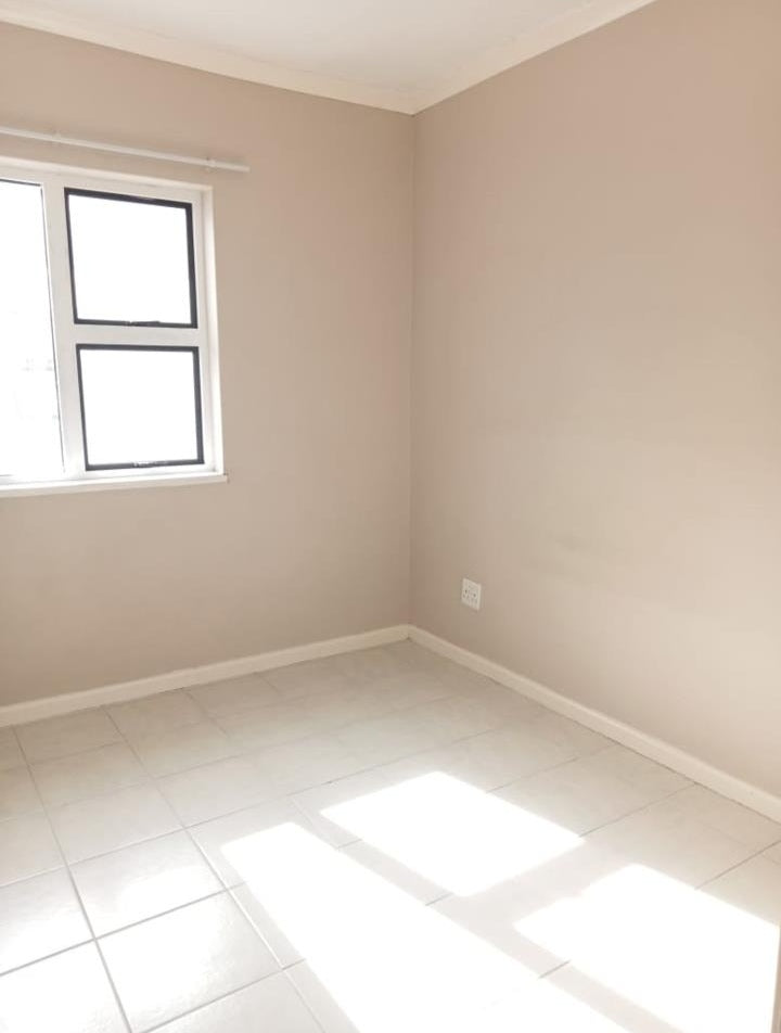 Flat to rent in Maitlands