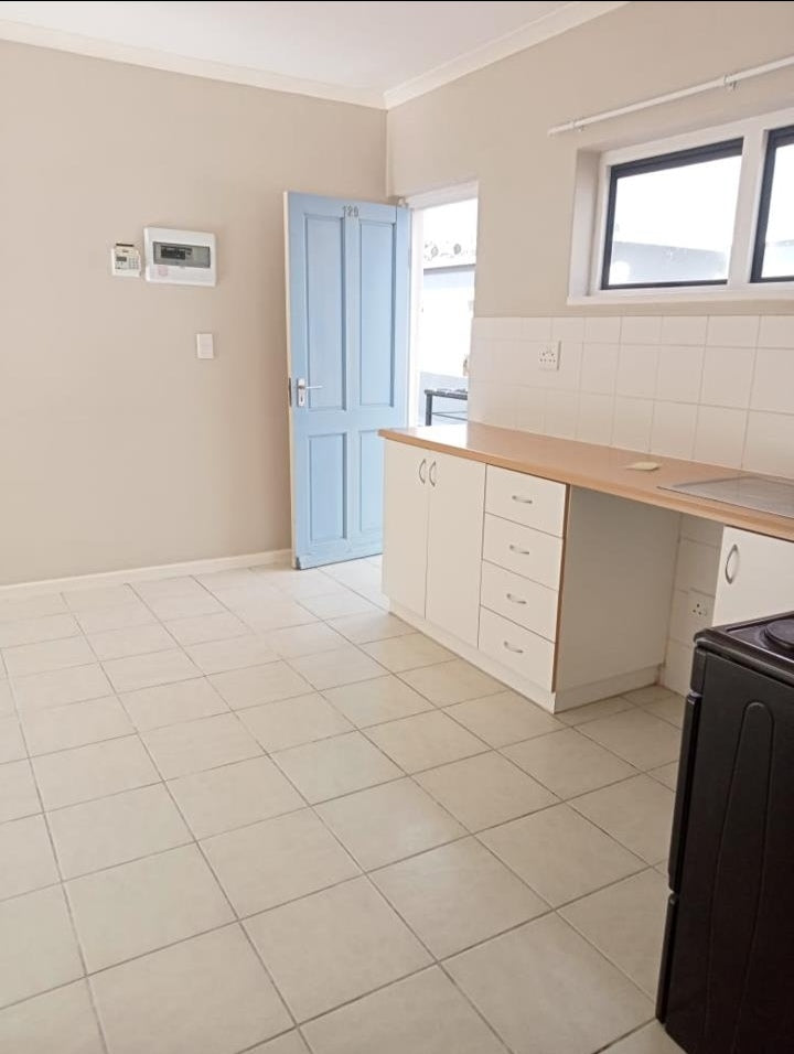 Flat to rent in Maitlands