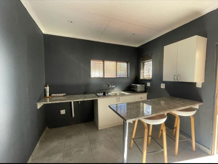 Flat To Rent In Moregloed