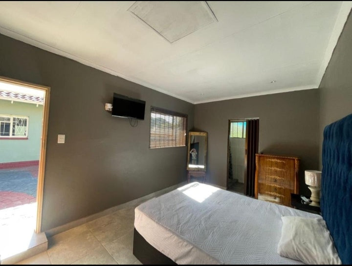 Flat To Rent In Moregloed