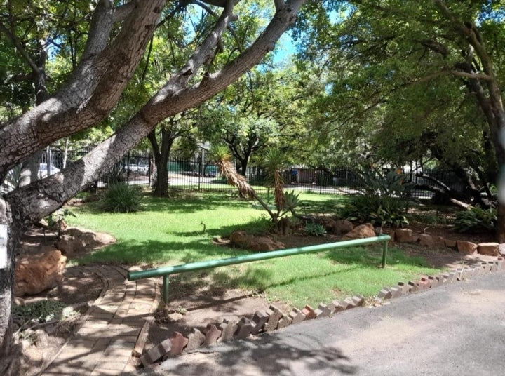 Flat To Rent In Weavind Park