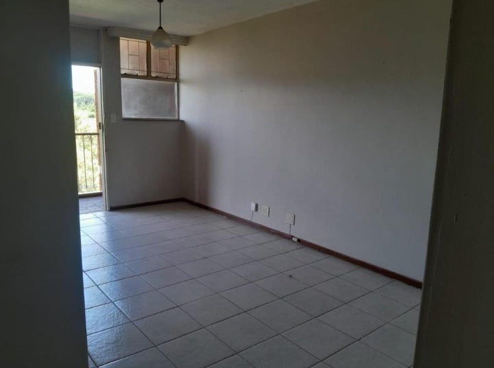 Flat To Rent In Weavind Park