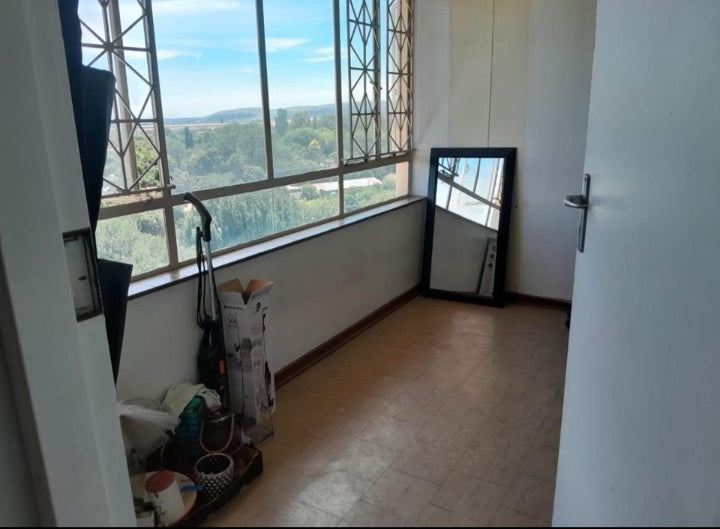 Flat To Rent In Weavind Park