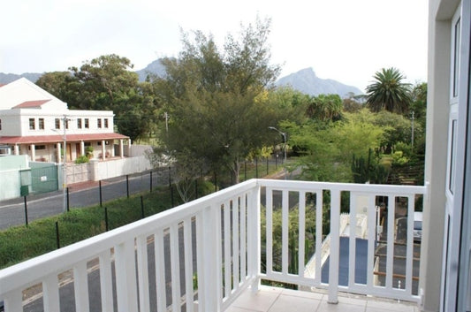 Flat To Rent In Wynberg Upper