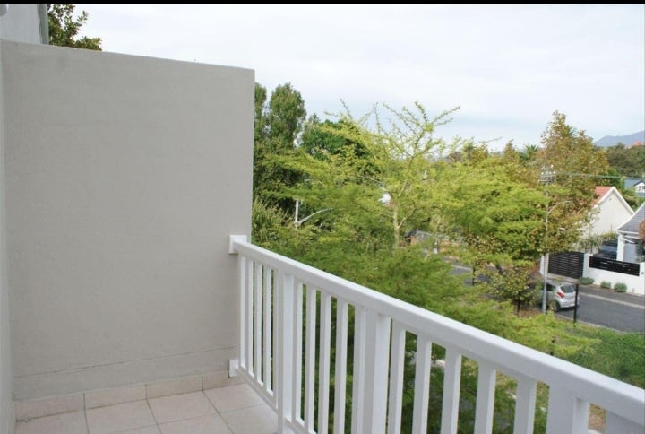 Flat To Rent In Wynberg Upper