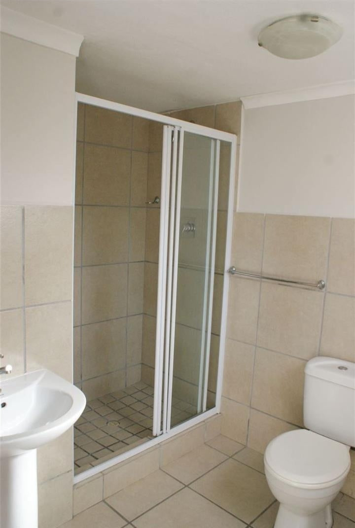 Flat To Rent In Wynberg Upper