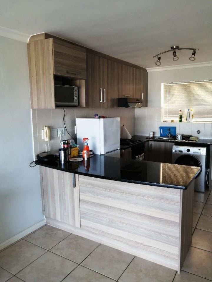 Flat To Rent In Muizenburg