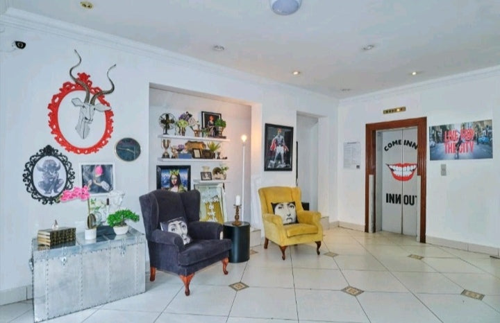 Per Night Inn & Out Sand ton Park