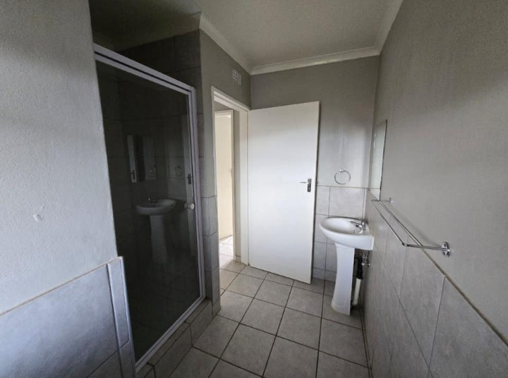 Flat To Rent In Sky City