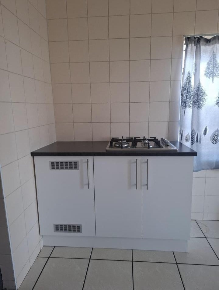 Flat To Rent In Westdene