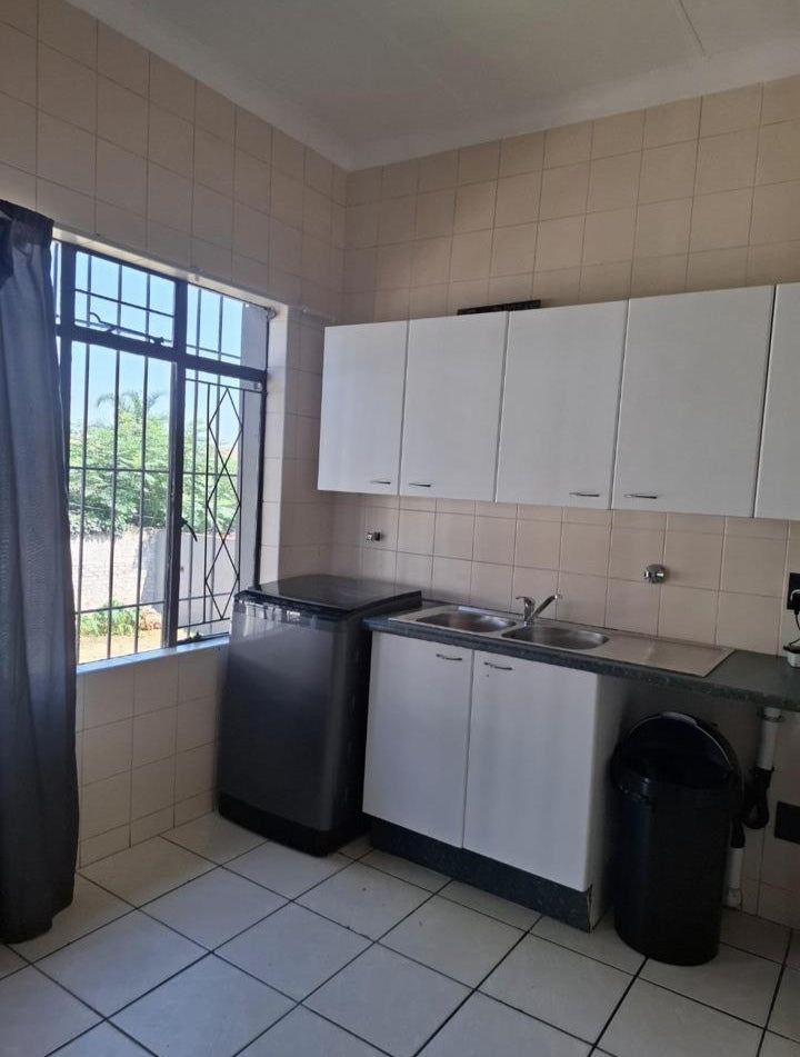 Flat To Rent In Westdene