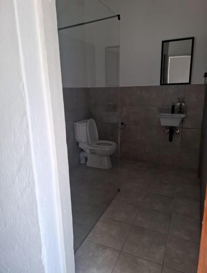 Flat To Rent In Westdene