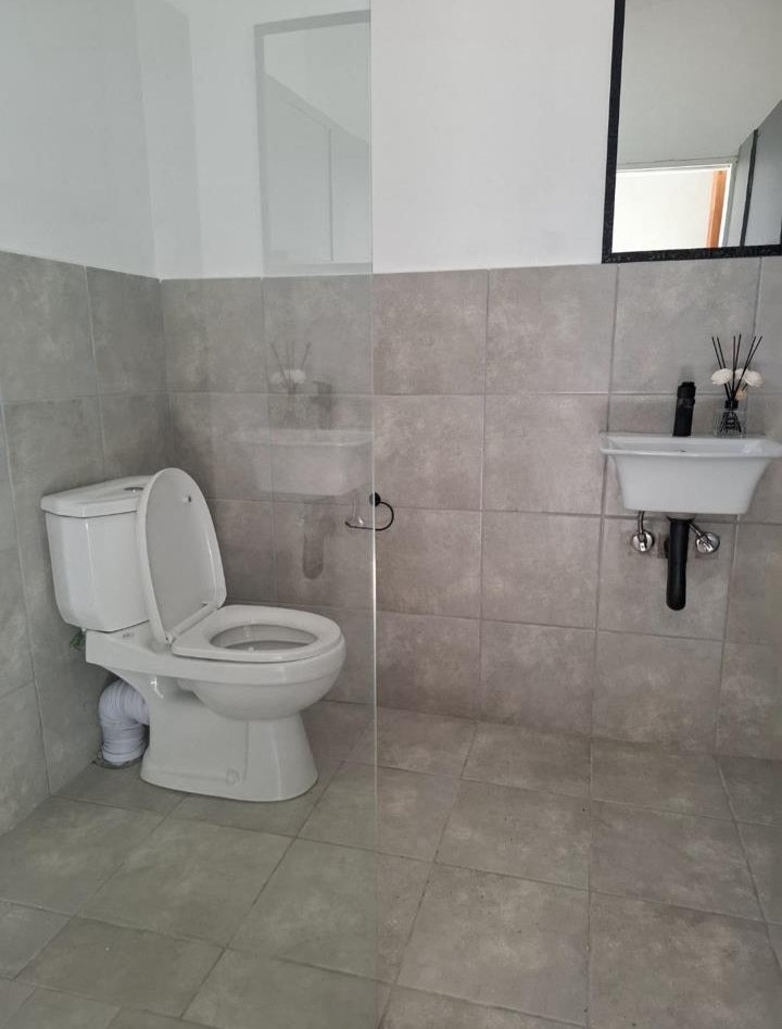 Flat To Rent In Westdene
