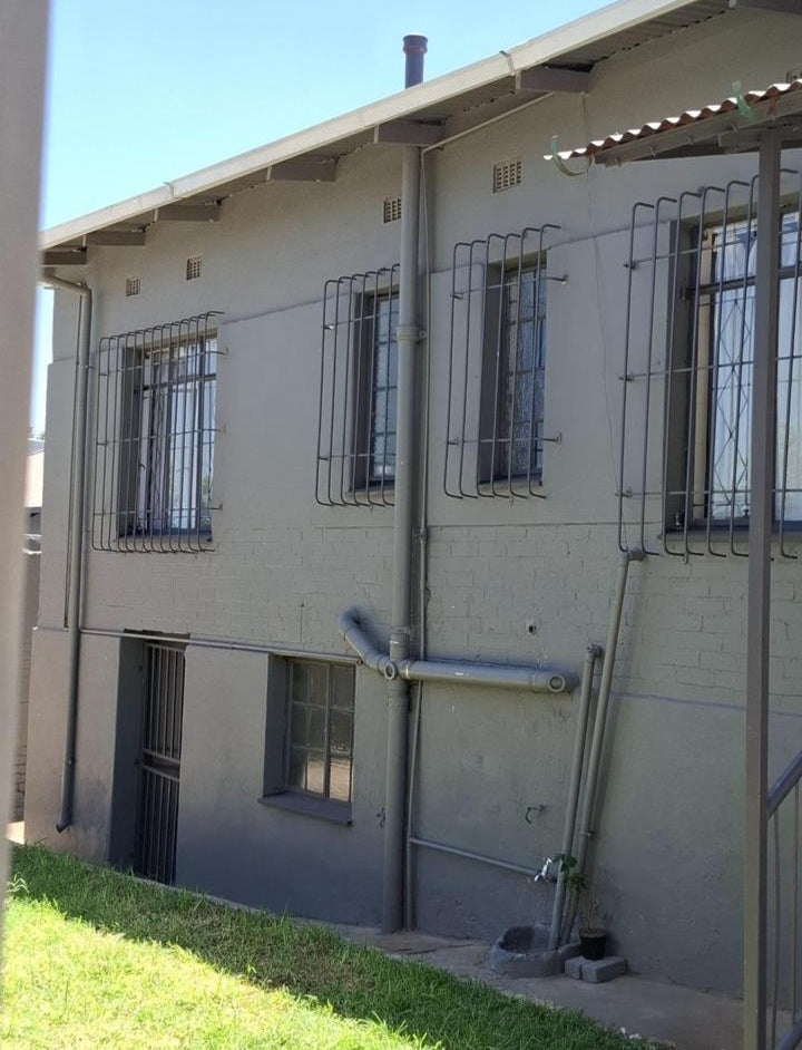 Flat To Rent In Westdene