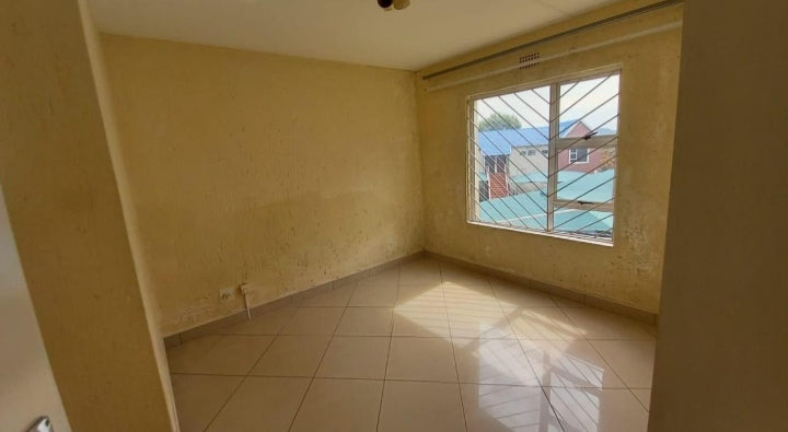 Flat To Rent In Winchester Hills