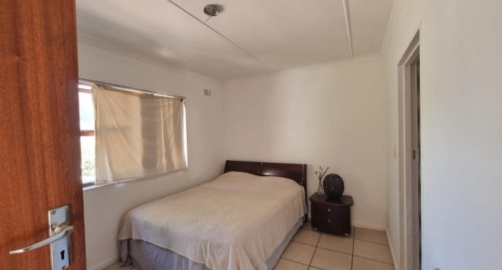 Flat To Rent In Flamingo Vlei
