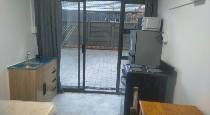 Flat To Rent In Rosebank