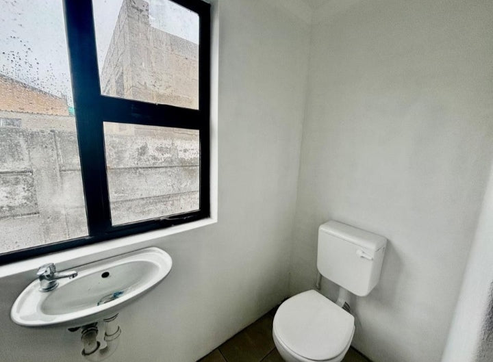 Flat To Rent In Elsies River