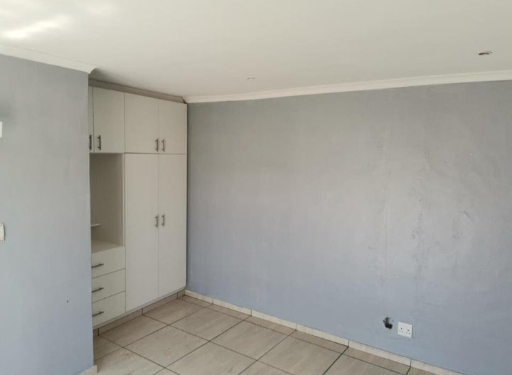 Flat To Rent In Elsies River