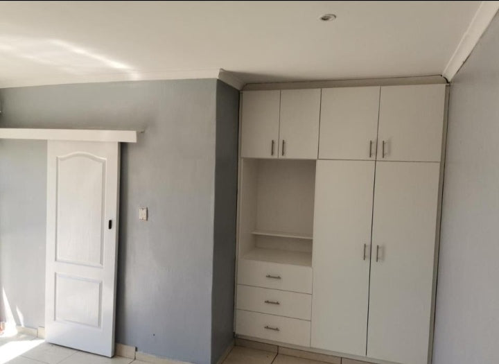 Flat To Rent In Elsies River