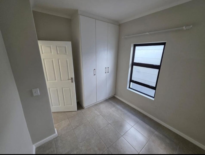 Flat To Rent In Bracken fell South