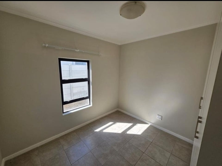 Flat To Rent In Bracken fell South