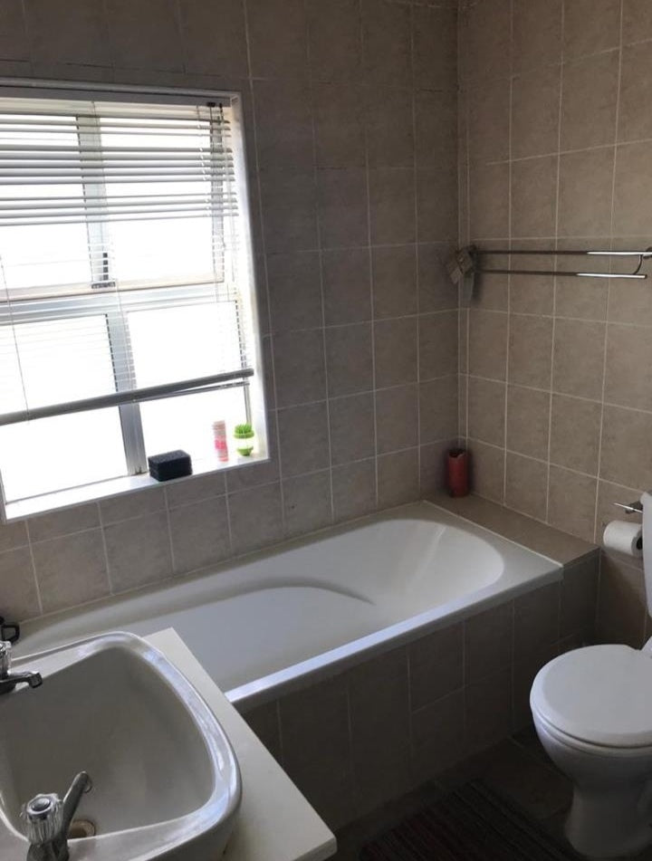 Flat To Rent In Brackenfell Central