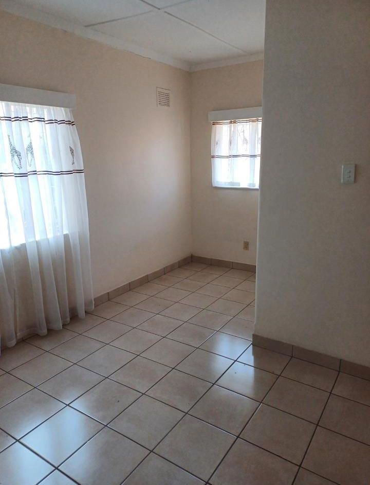 Flat To Rent In Winderm