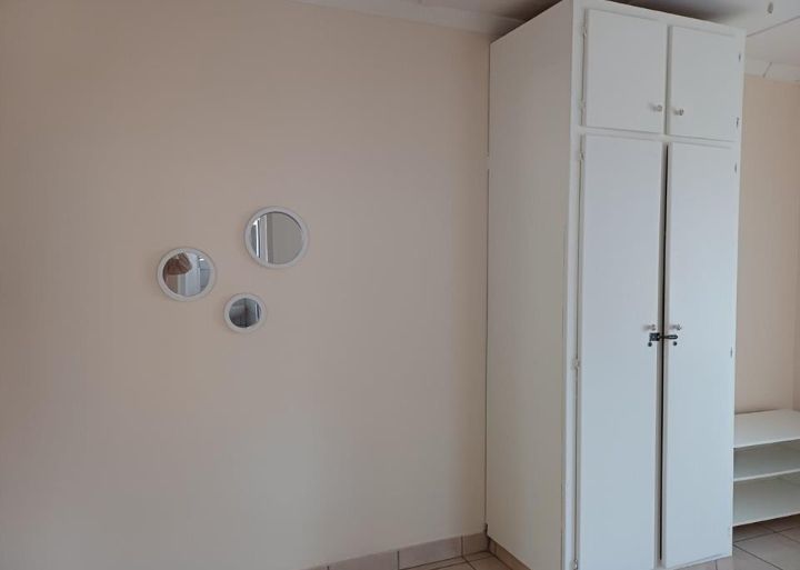 Flat To Rent In Winderm