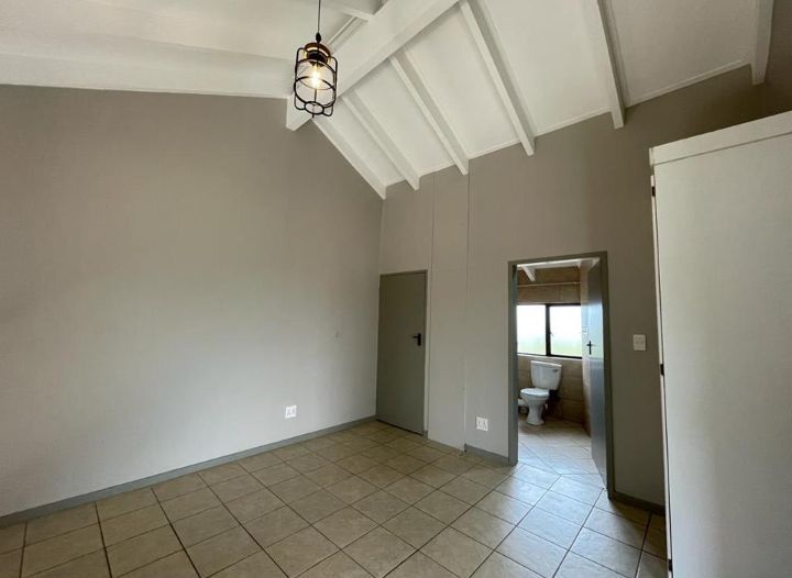 Flat To Rent Oukraal Estate