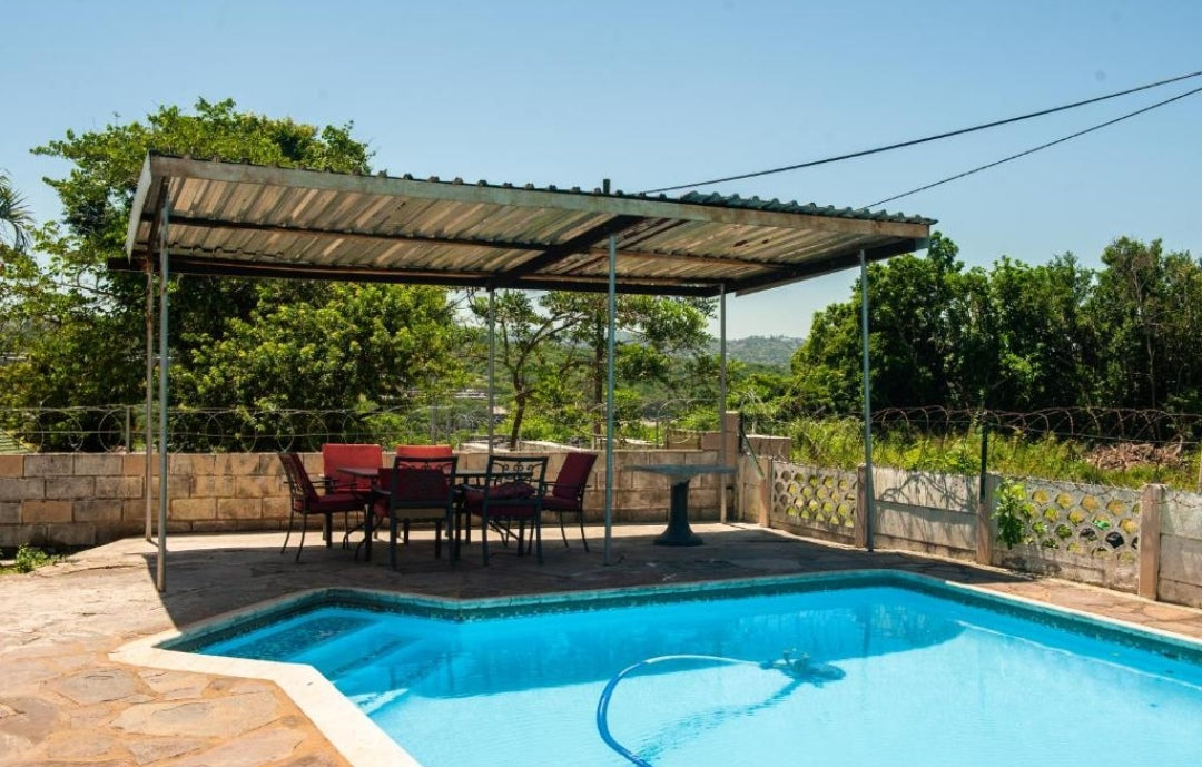 Per Night Nkosazana Guests house