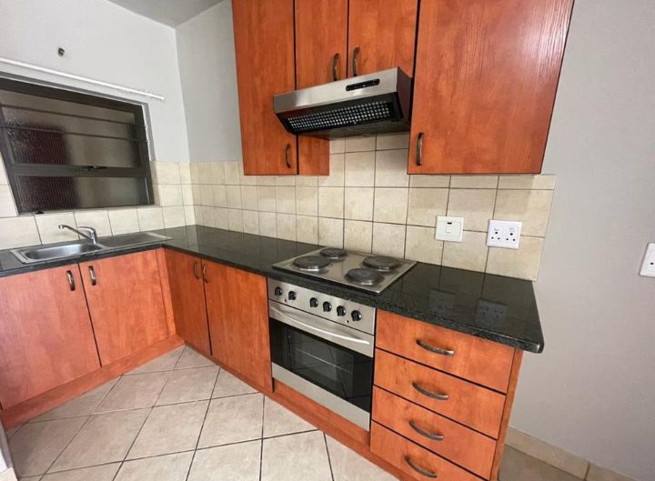 Flat To Rent Oukraal Estate